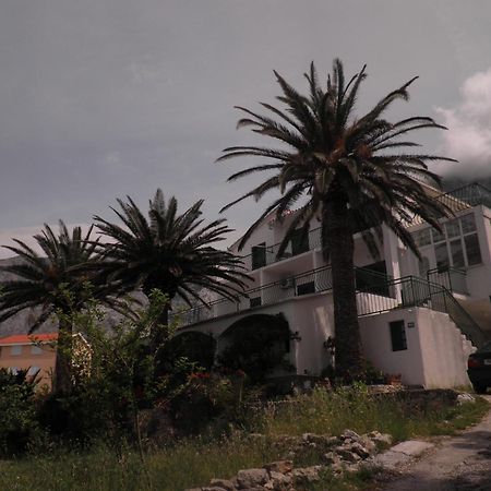 Apartments Tri Palme Baška Voda Exterior foto
